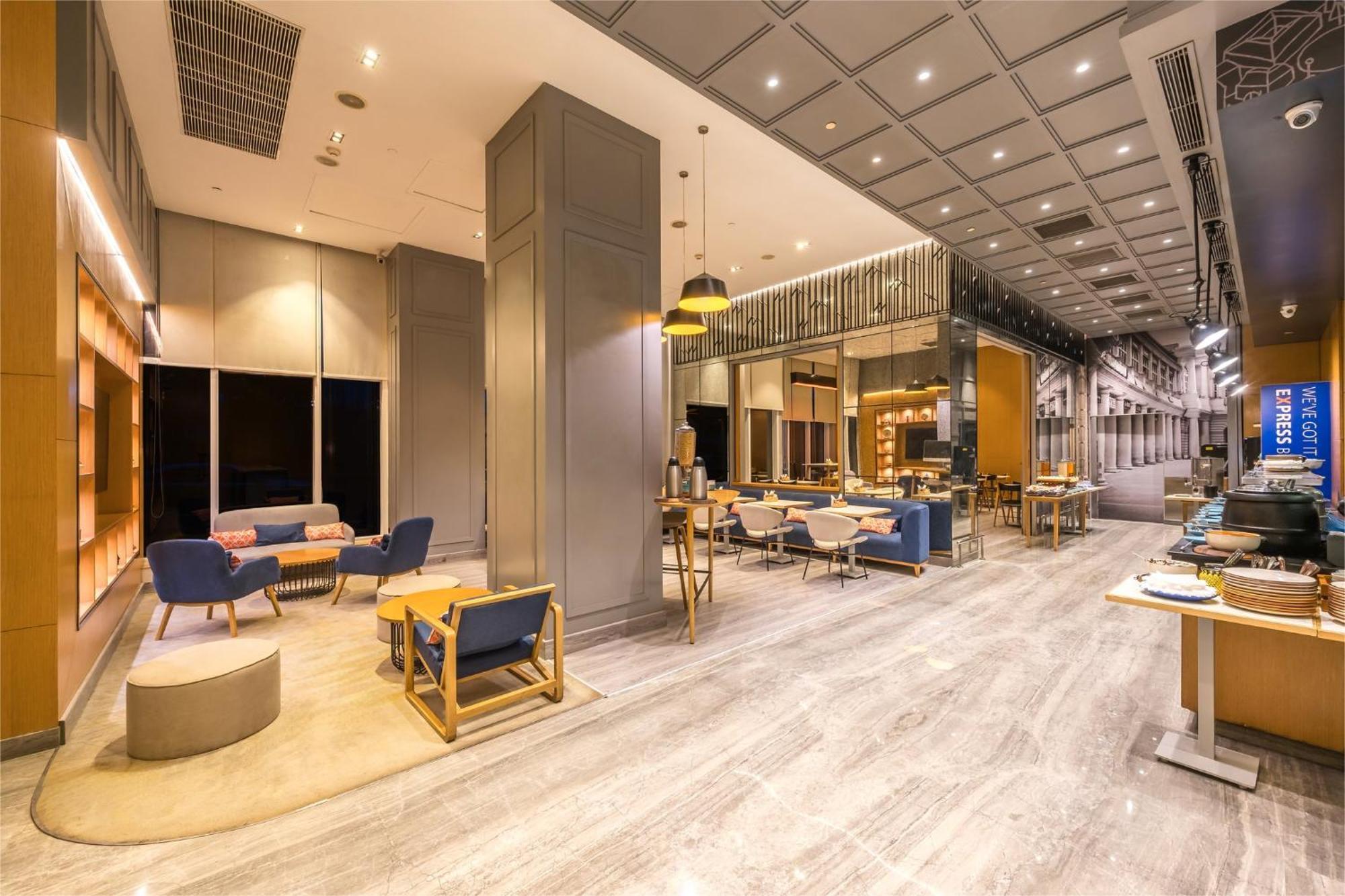 Hotel Express Gurugram Sector 50 By Ihg Gurgaon